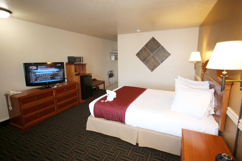 Best Western Paradise Inn Бийвър Екстериор снимка